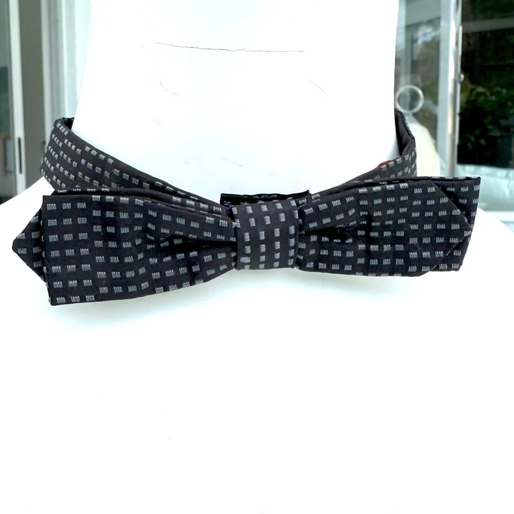 Hugo Boss Silk Black and‎ Silver Bow tie, adjustable sizing, Orange label